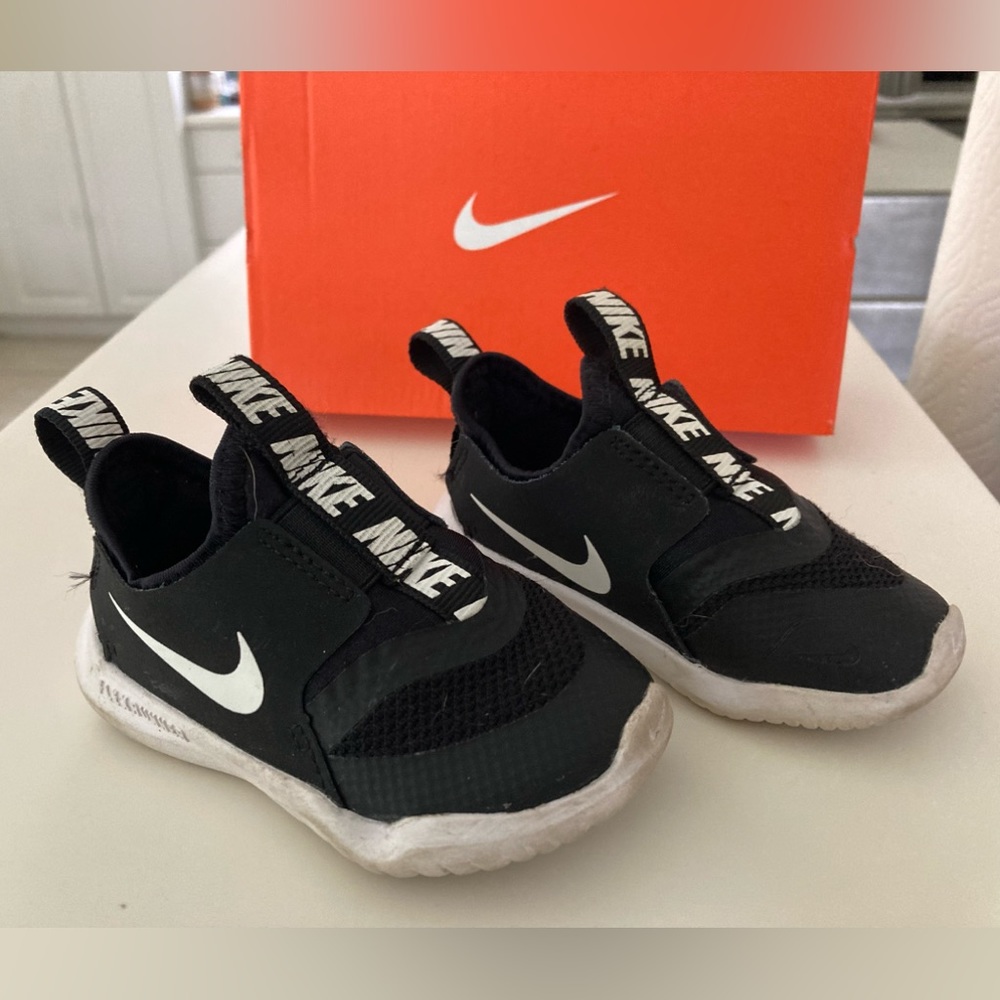 Nike Flex sz 5 GUC